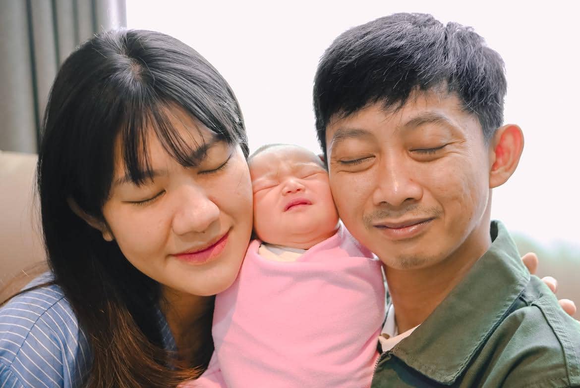 Momen Haru Istri Yono Bakrie Saat Melahirkan, Dikaruniai Anak Perempuan