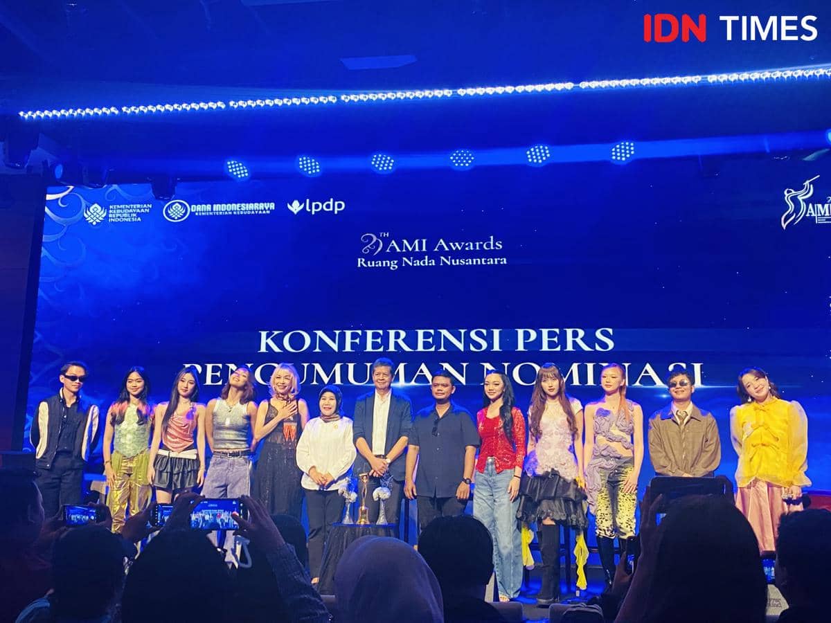 Suasana konferensi pers pengumuman nominasi AMI Awards 2026 oleh penyelenggara acara di hadapan media.