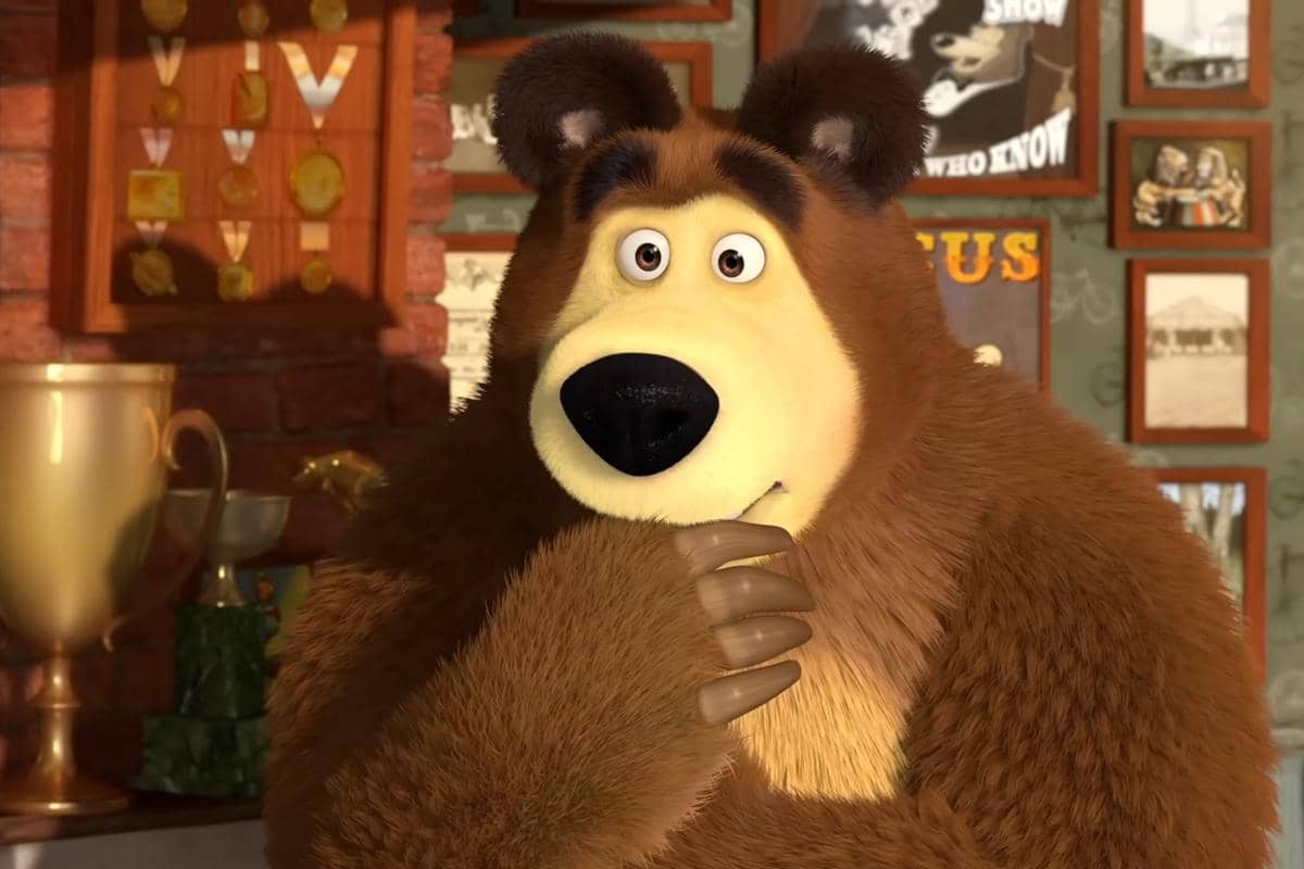 karakter Bear dalam Masha and the Bear 