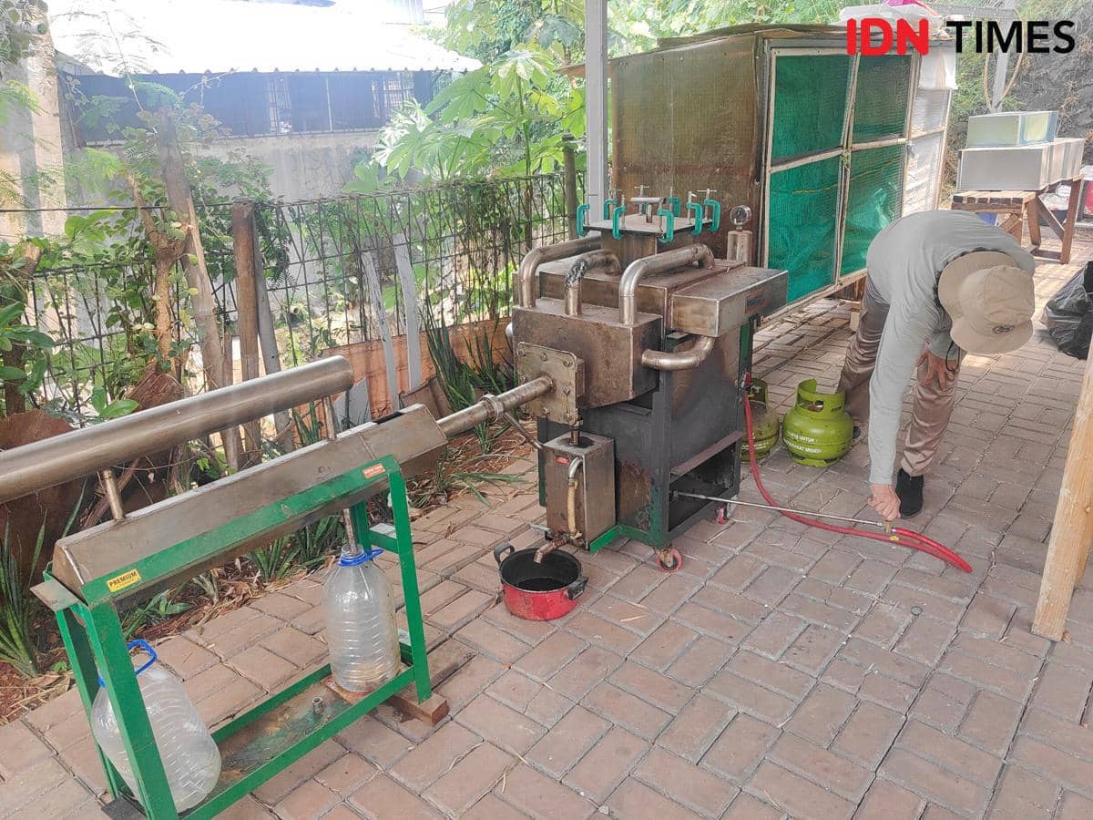 Emak-Emak di Bekasi Ubah Sampah Jadi BBM, Manfaatkan Program Rp100 Juta
