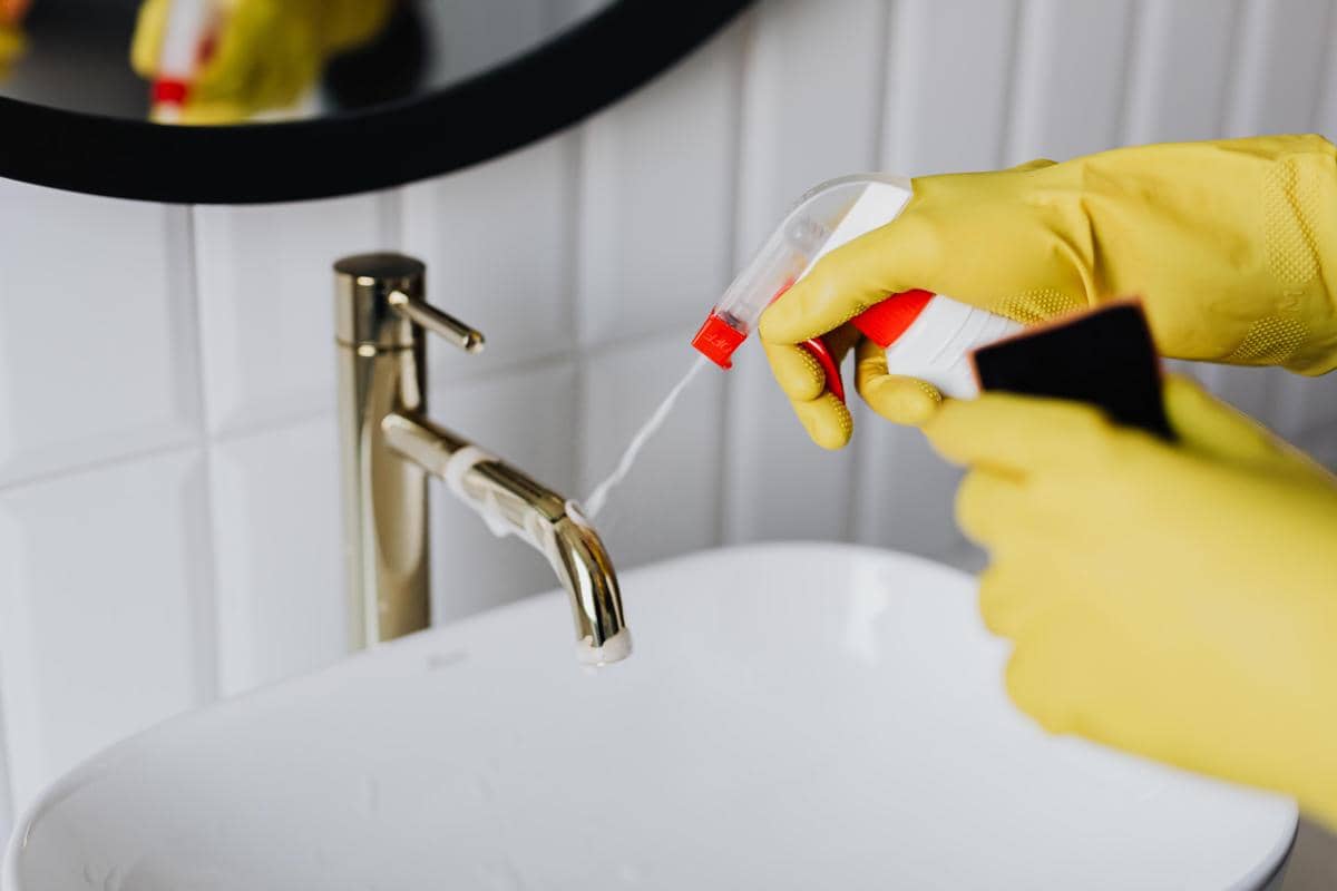 5 Alasan Kamar Mandi Cepat Berbau meski Sering Dibersihkan