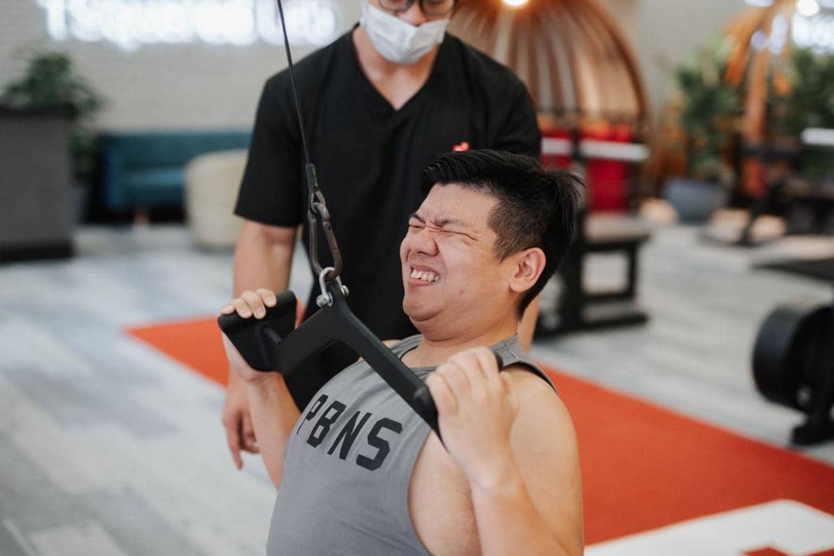 Kenapa Beban yang Sama Terasa Berbeda di Mesin Gym Lain?