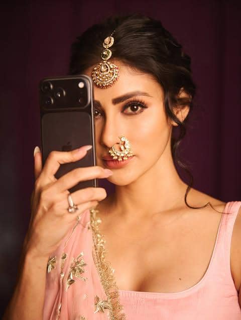 Mouni Roy