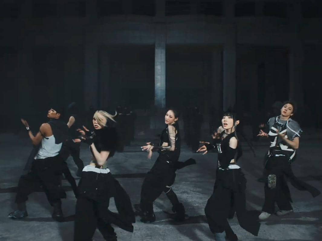 cuplikan MV TALK dari ALLDAY PROJECT