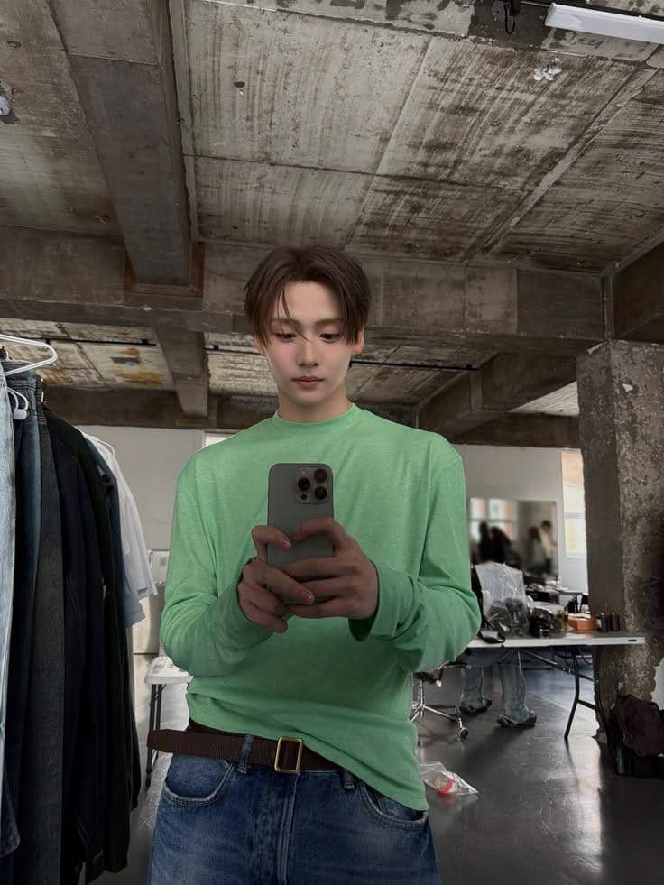 padu padan outfit hijau ala Sangwon ALD1