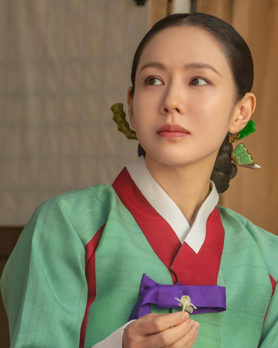 Son Ye Jin di drama The Scandal