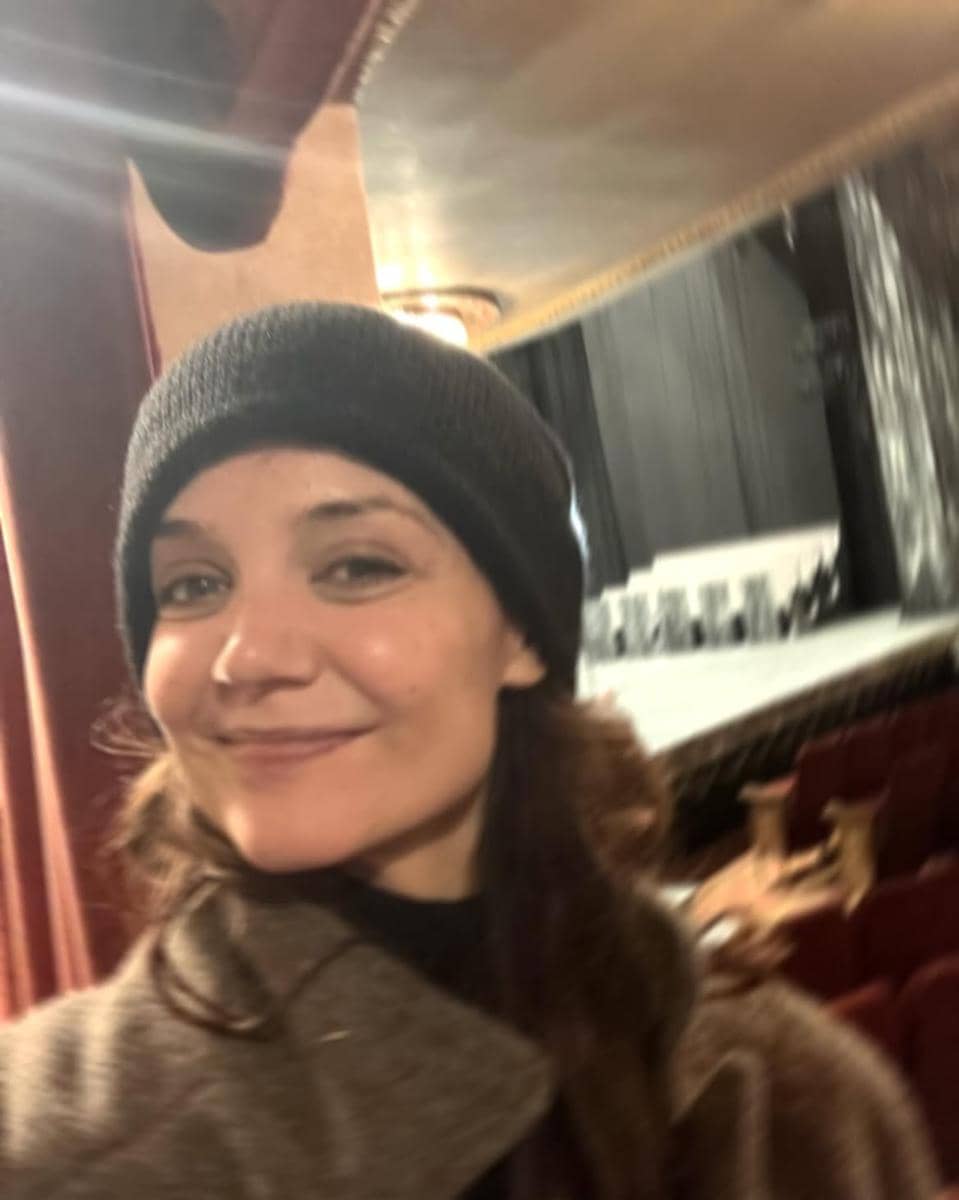 Potret profil Katie Holmes
