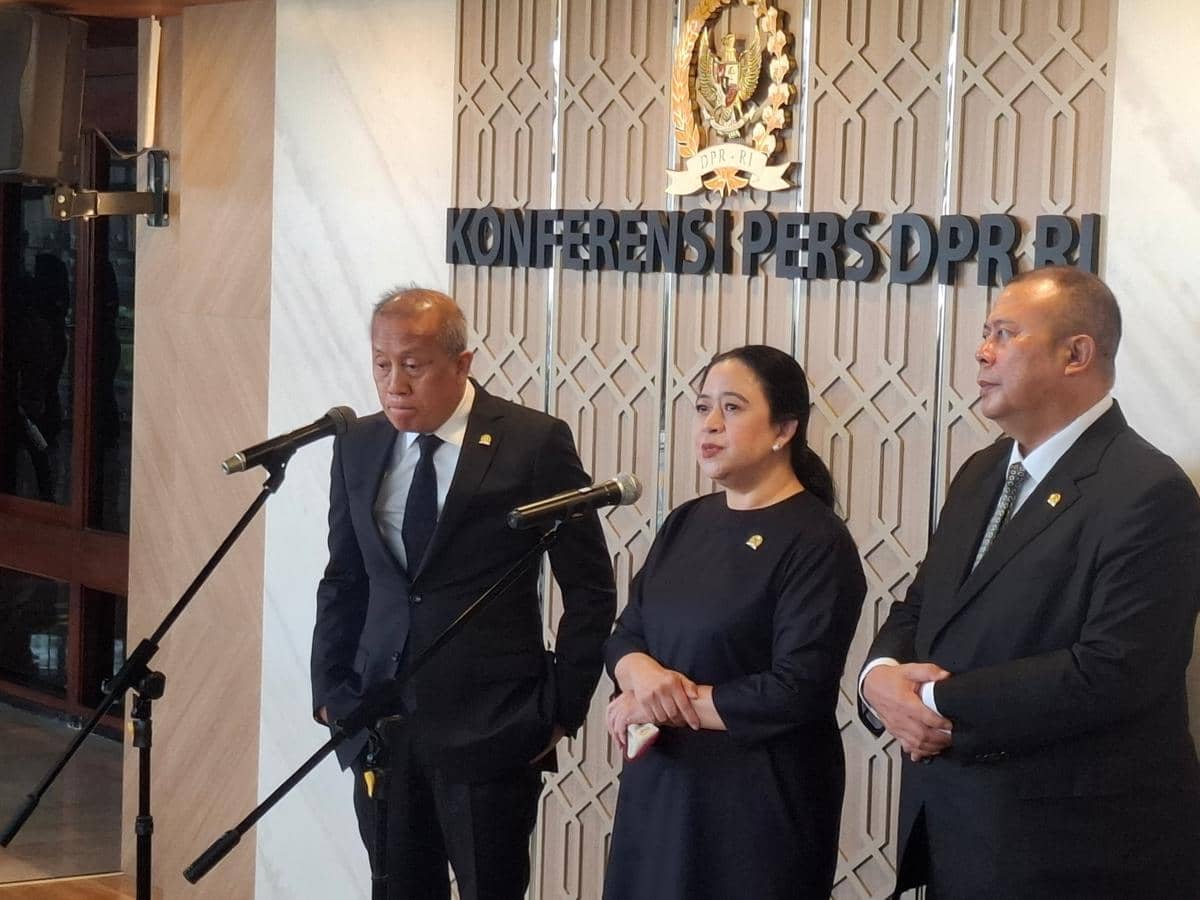 DPR Kaji Biaya Pendidikan Gratis hingga Kuliah, Disesuaikan dengan APBN