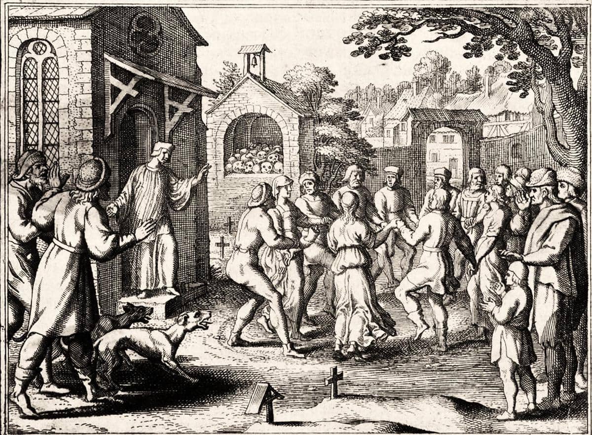 Ilustrasi warga Strasbourg pada 1518 menari di antara makam halaman gereja saat wabah menari choreomania.