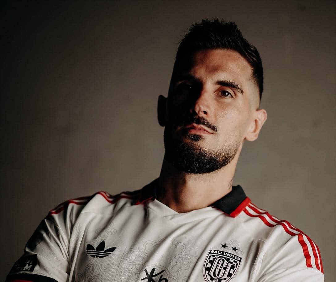 Marko Dugandzic saat diperkenalkan oleh manajamen Bali United.
