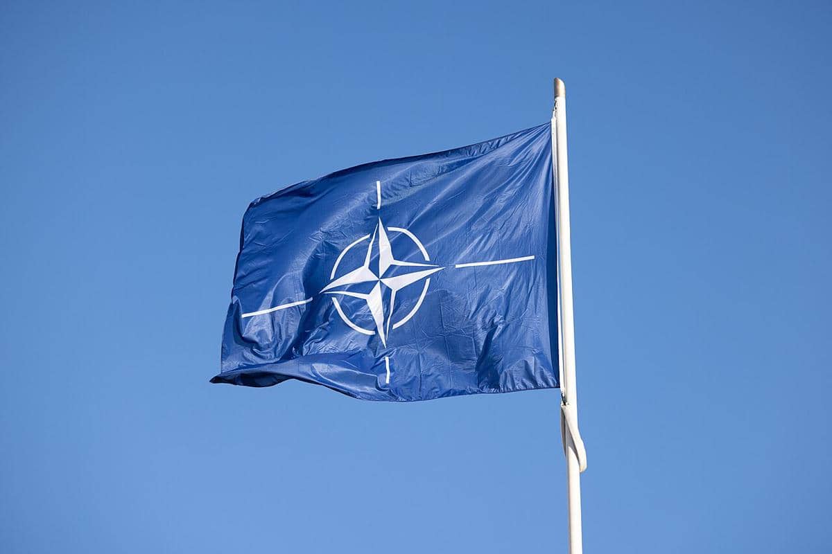 bendera NATO