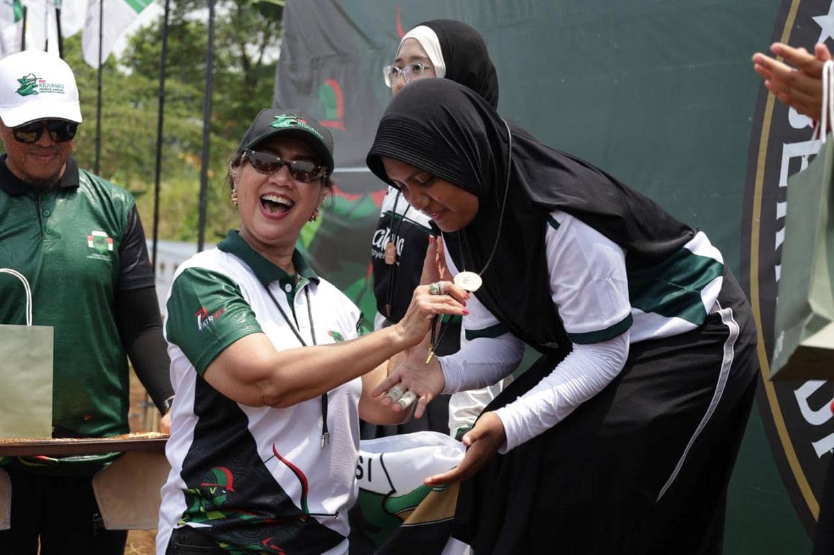 Peserta berkuda memanah berlaga dalam Kejurnas Berkuda Memanah III 2026 Road to PON yang digelar KONI di Bogor.
