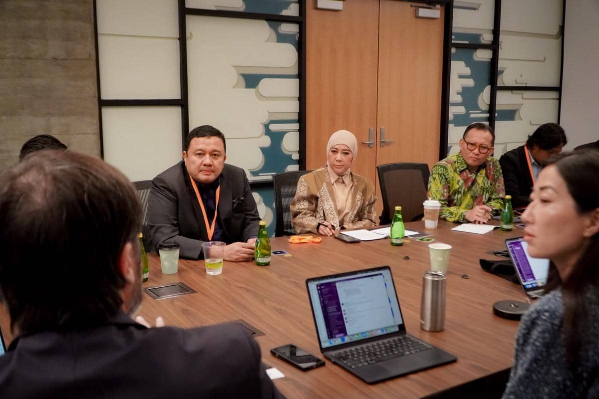 Menteri Komunikasi dan Digital (Komdigi) Meutya Hafid bertemu CEO Roblox David Baszucki membahas penguatan pelindungan anak dan kepatuhan at