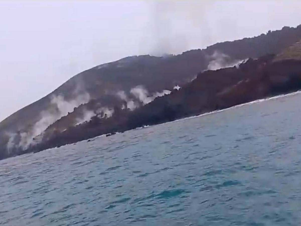 Anak Krakatau Level II, Warga Dilarang Aktivitas Radius 2 KM dari Gunung