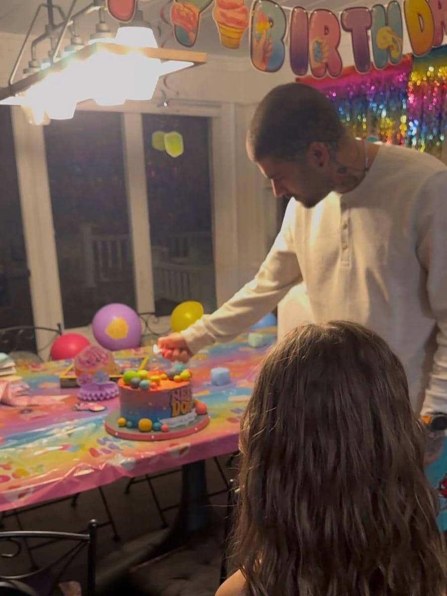 Zayn Malik merayakan ulang tahun ke-6 putrinya, Khai, dalam momen yang dibagikan melalui akun Instagramnya.