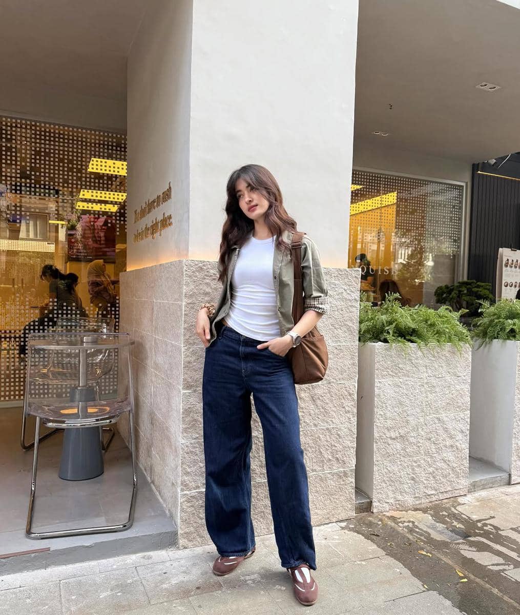 mix and match celana jeans ala Mawar Eva
