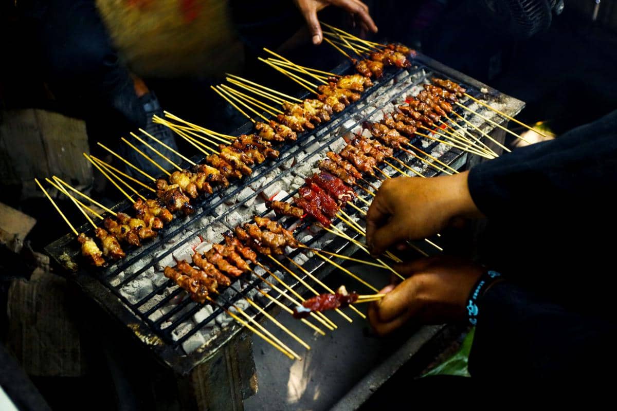 ilustrasi sate ayam