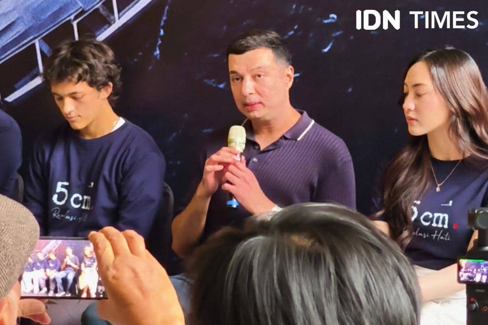 Potret press conference cast announcement film 5cm Revolusi Hati di Jakarta, Selasa (22/9/2026) (IDN Times/Juan Dwi)