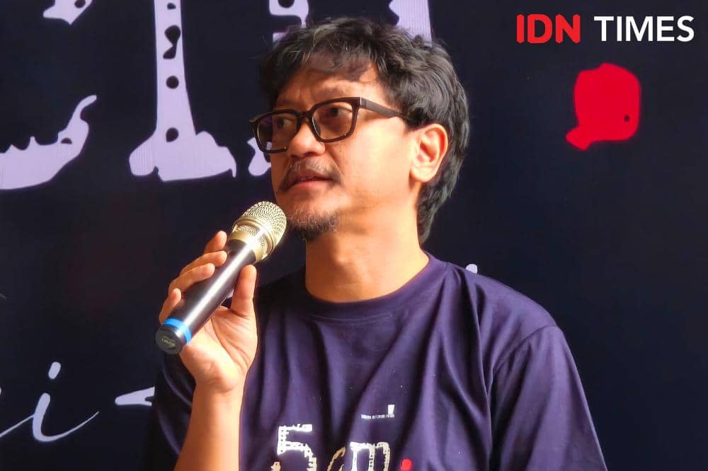 Potret Emil Heradi dalam press conference cast announcement film 5cm Revolusi Hati di Jakarta, Selasa (22/9/2026) (IDN Times/Juan Dwi)