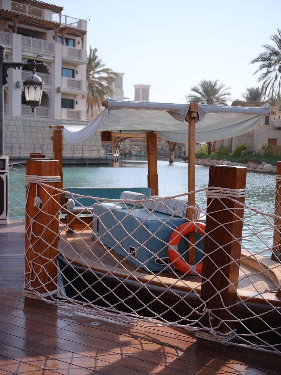 Azizi Asadel asyik keliling Souk Madinat Jumeirah