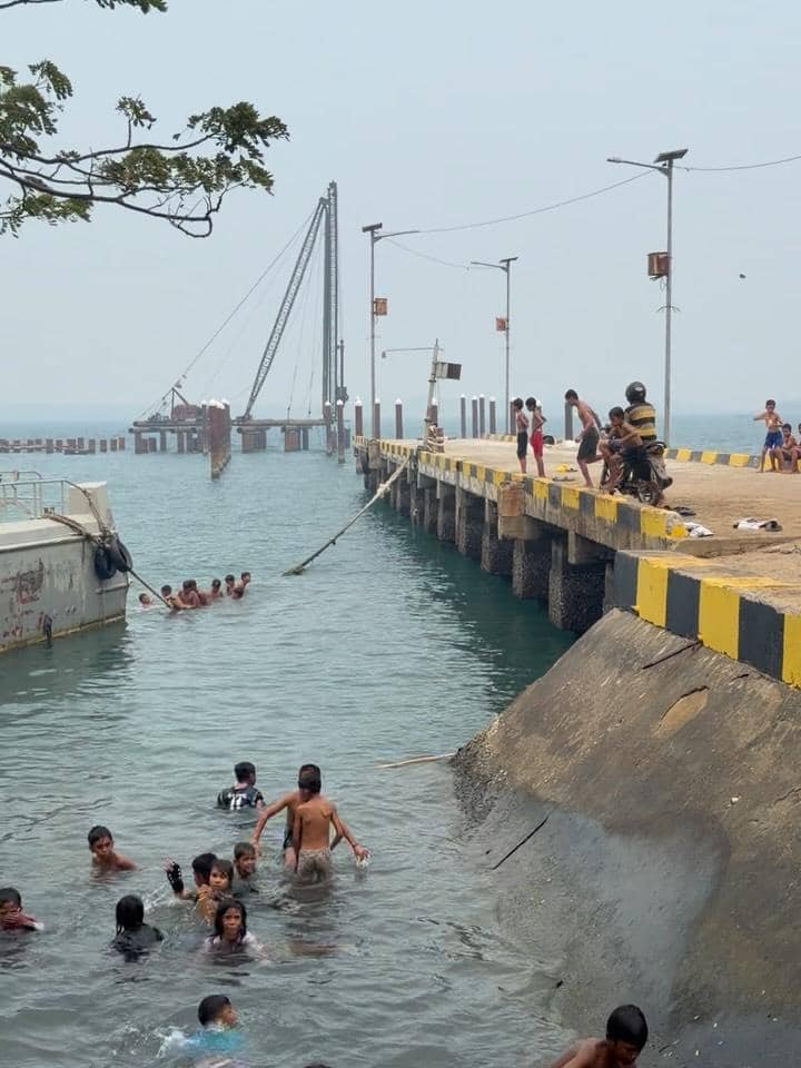 Ria Ricis saat liburan di Ternate
