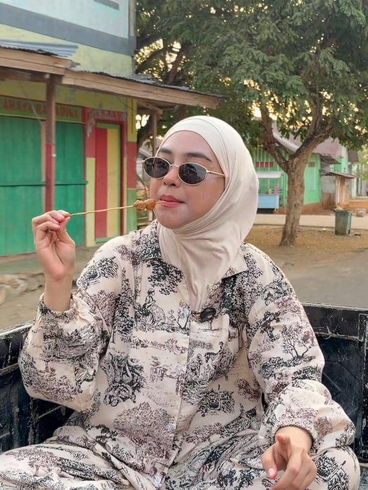 Ria Ricis saat liburan di Ternate