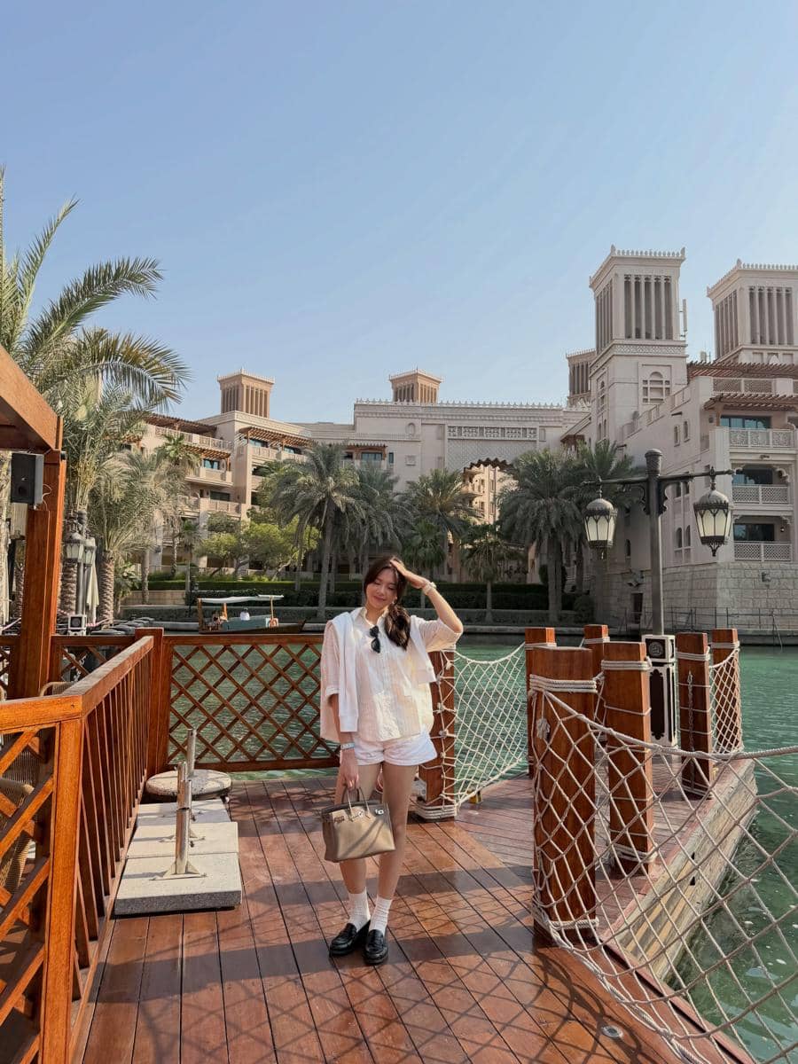 Azizi Asadel asyik keliling Souk Madinat Jumeirah
