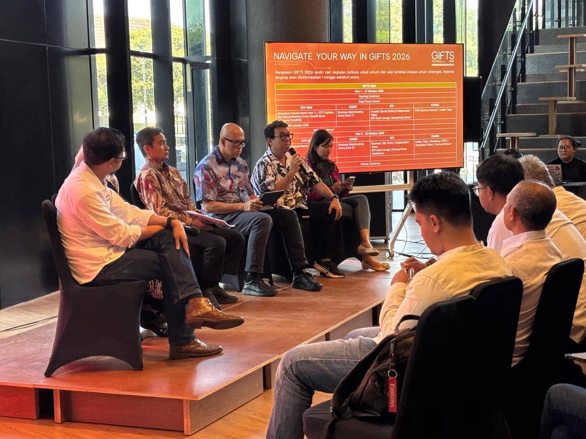 Jumpa pers Global Innovation and Future Technology Summit (GIFTS) di Gelanggang Inovasi Kreativitas Universitas Gadjah Mada (GIK UGM), Selasa (22/9/2026). (IDN Times/Herlambang Jati Kusumo)