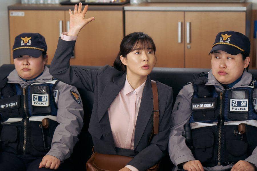 Cuplikan film Ugly Duckling Ms. Maeng
