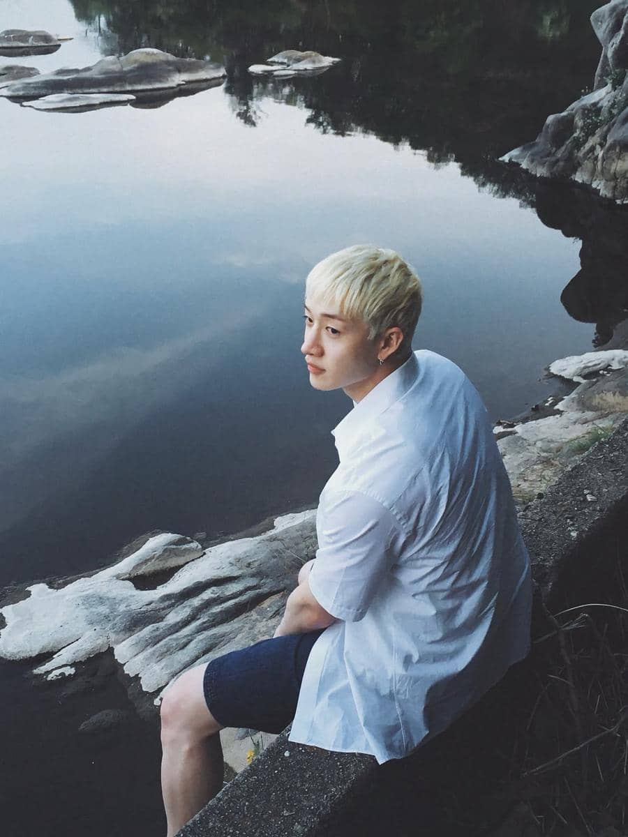 Bang Chan Stray Kids donasi untuk korban banjir Nepal dan pusat rehabilitasi