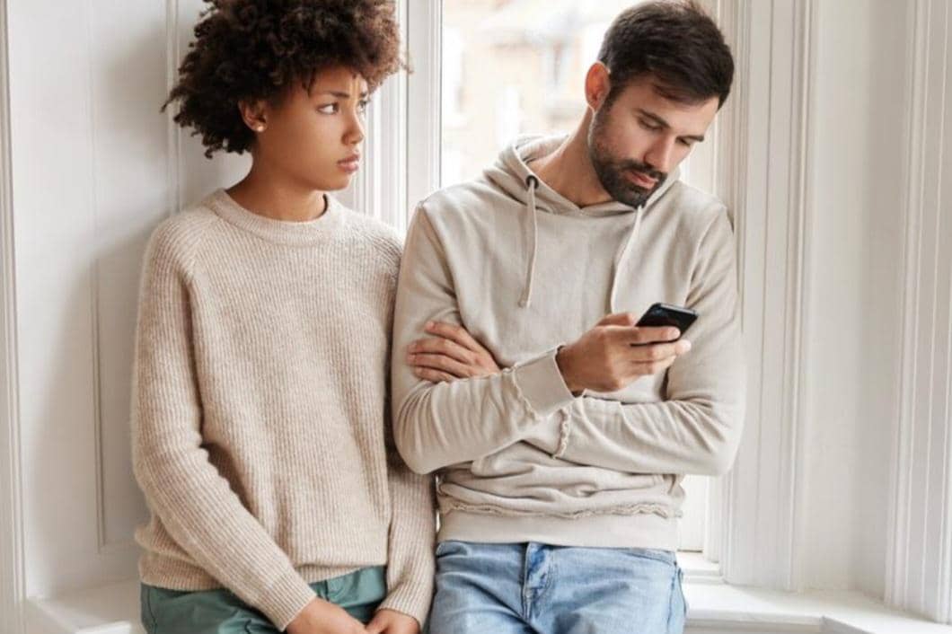 [QUIZ] Kamu Tipe Pasangan yang Menunggu atau Inisiatif Duluan?
