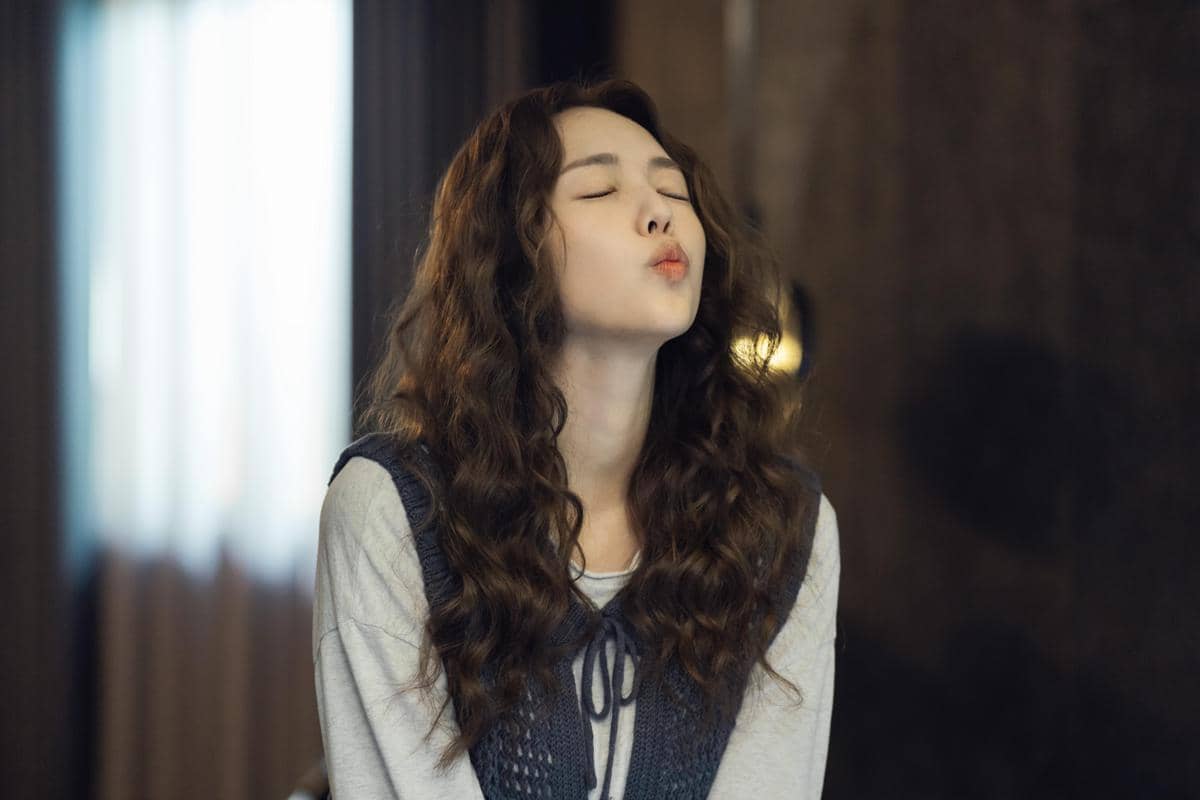 Still cut drama Take Charge of My Heart produksi Netflix yang menampilkan salah satu adegan dalam serial tersebut.