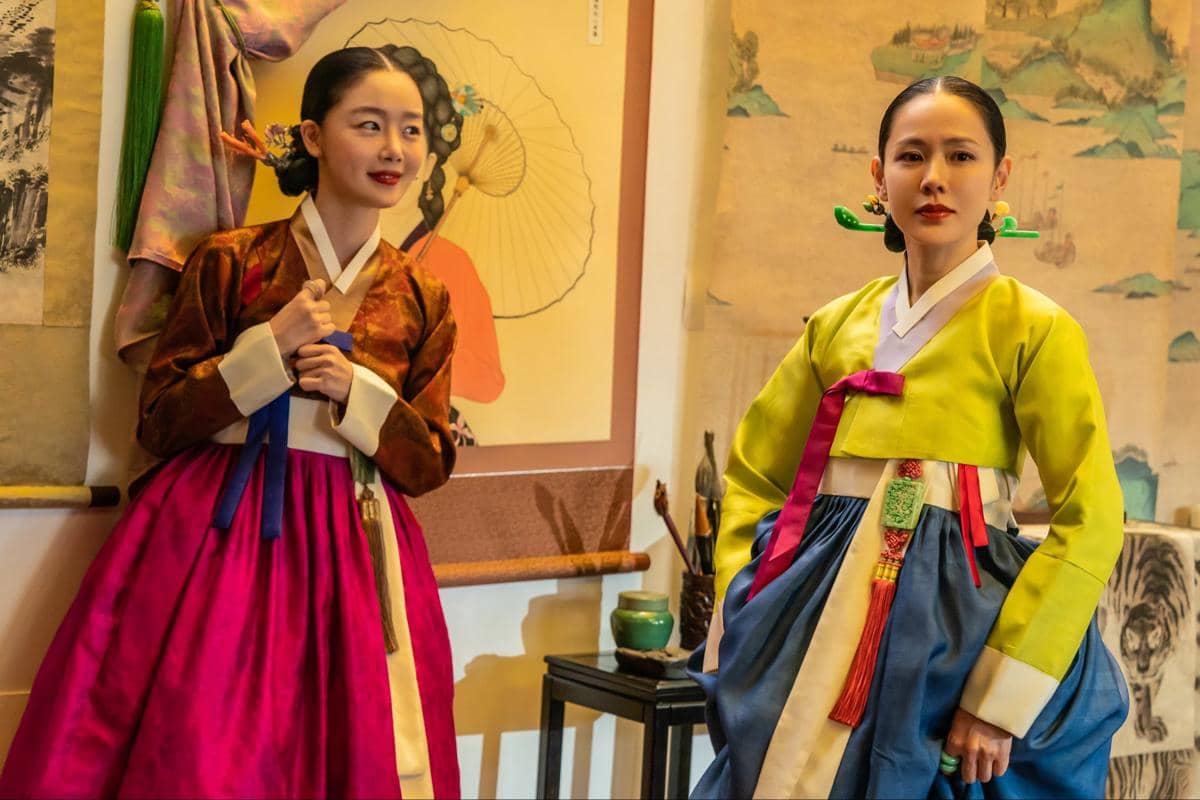 Han Sun Hwa dan Son Ye Jin di The Scandal