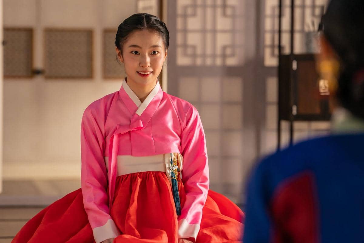Shin Yoon Ha di The Scandal