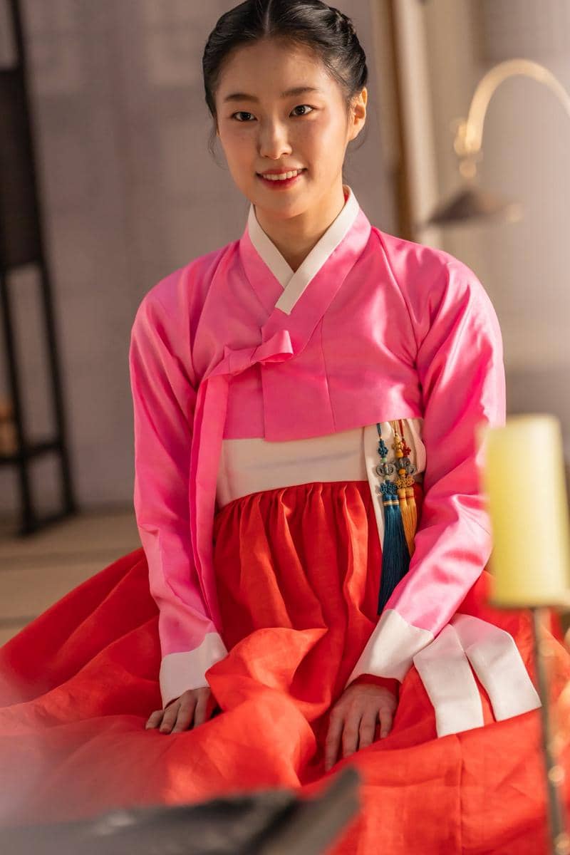 Shin Yoon Ha di The Scandal