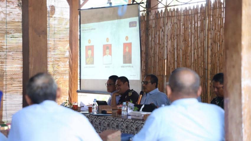 Sejumlah peserta mengikuti pengumuman calon lurah tingkat kabupaten dan pembahasan mitigasi konflik Pilur.