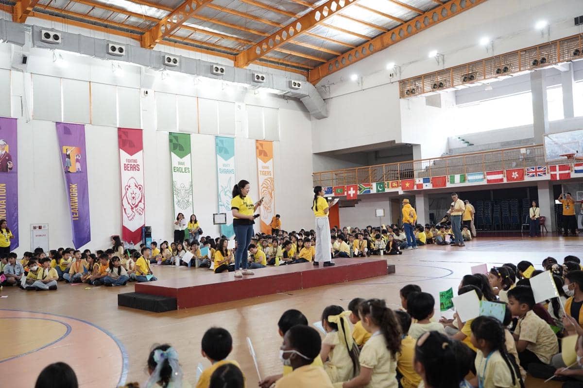 Kegiatan R U OK? Day dalam Wellbeing Programme BINUS SCHOOL Serpong bagi siswa dari usia dini hingga menengah.