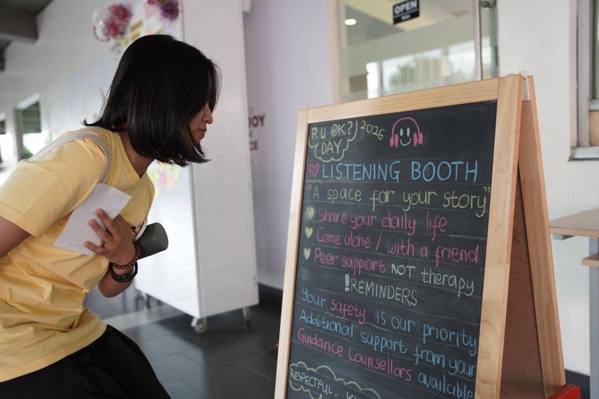 Ruang Listening Corner di Binus School Serpong disediakan bagi siswa Secondary untuk bercerita dan didengarkan.