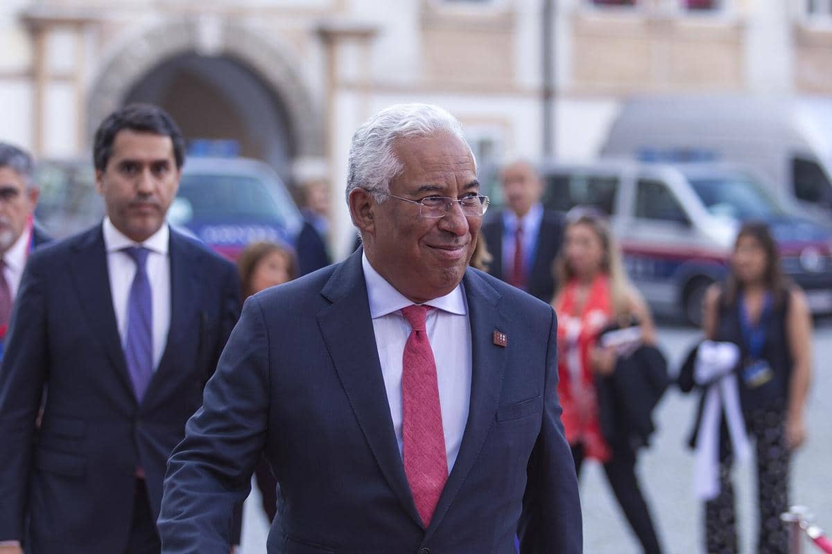 Antonio Costa sedang menghadiri pertemuan. 