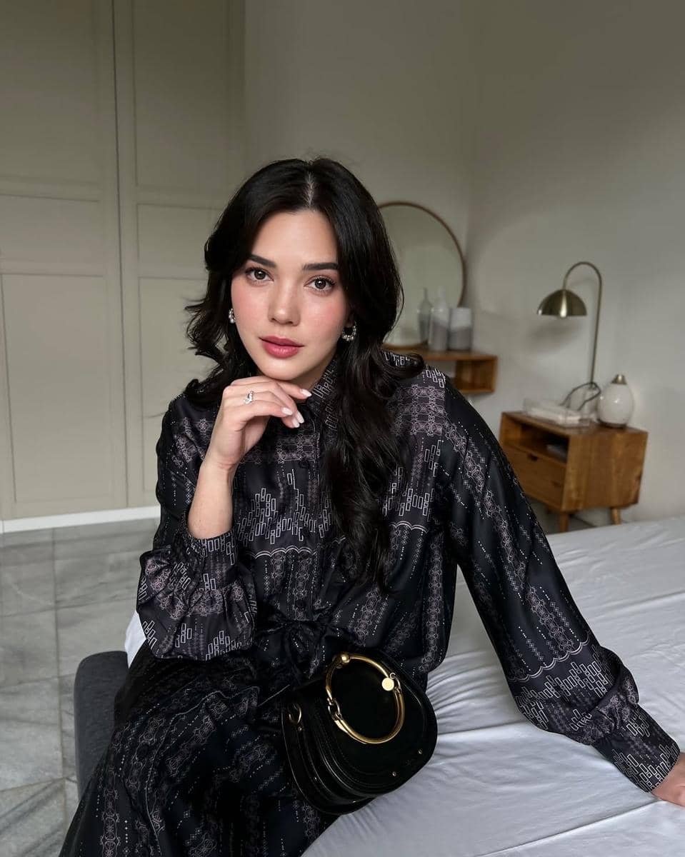 inspirasi makeup buat acara formal ala Alice Norin