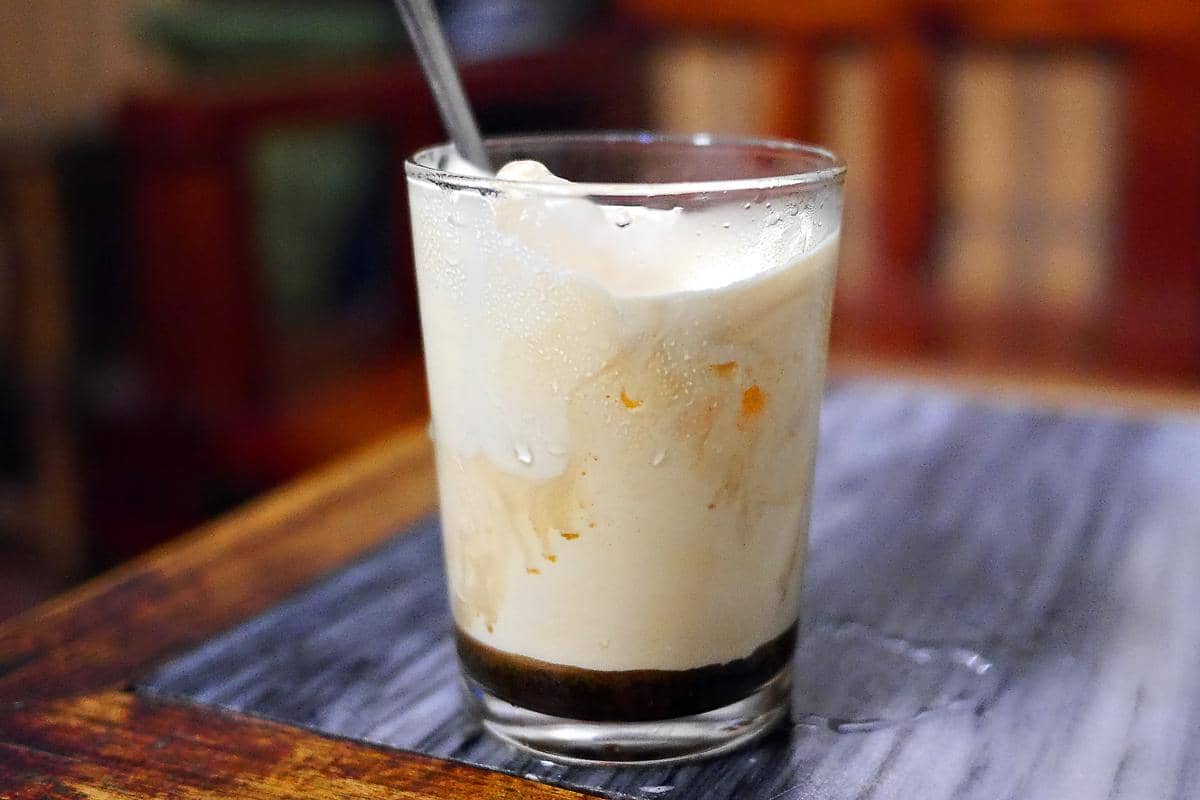 ilustrasi kopi telur vietnam