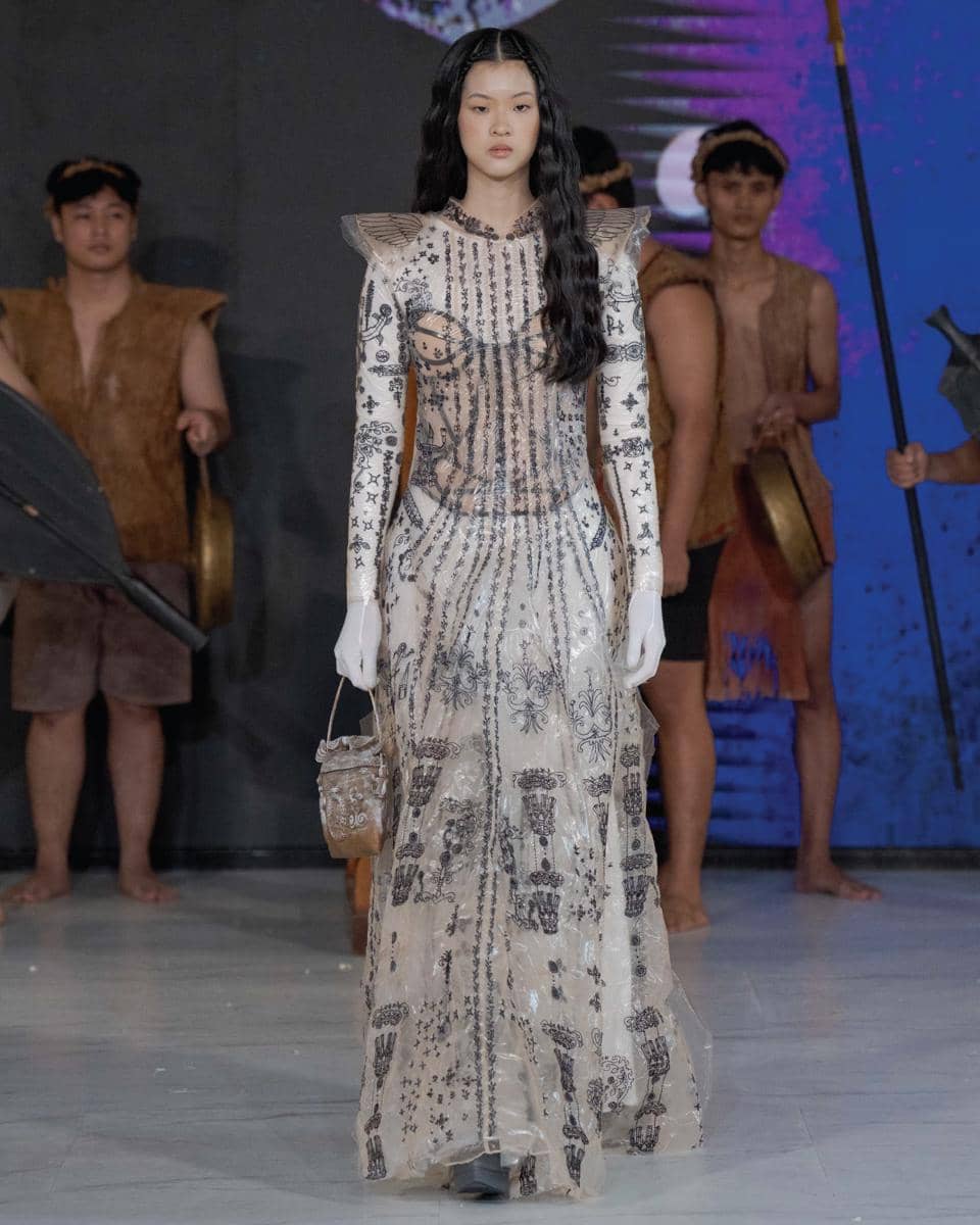 Koleksi Mel Ahyar di Fashion Nation