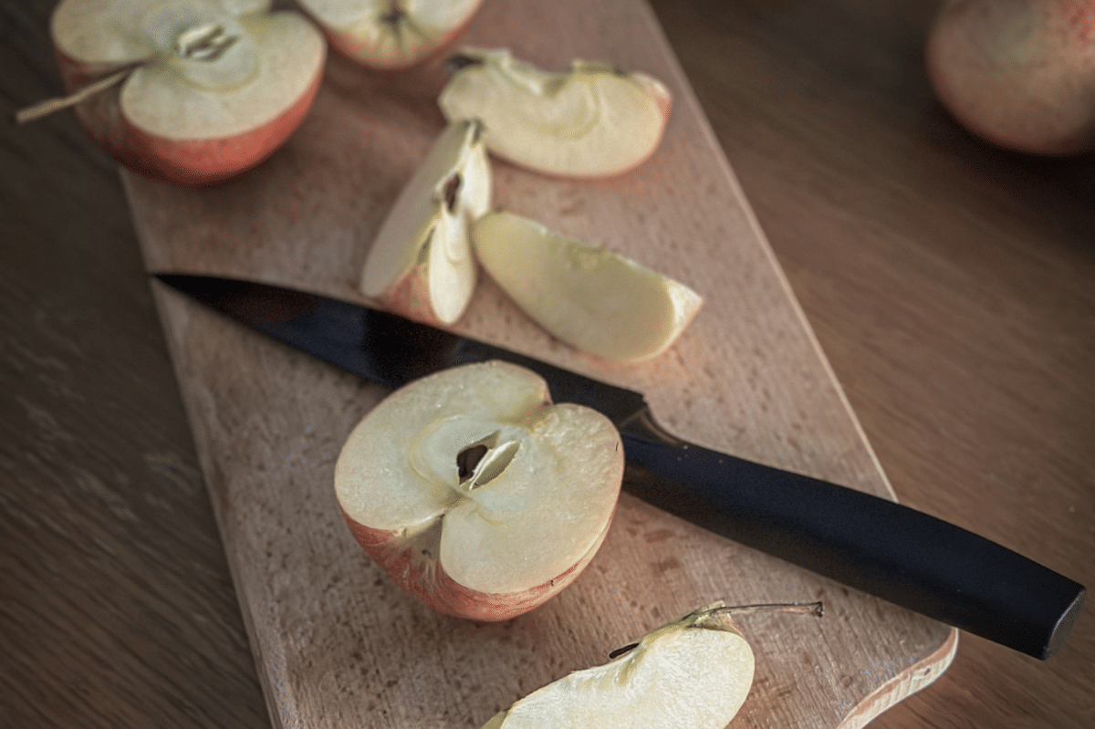 ilustrasi membuat apple galette