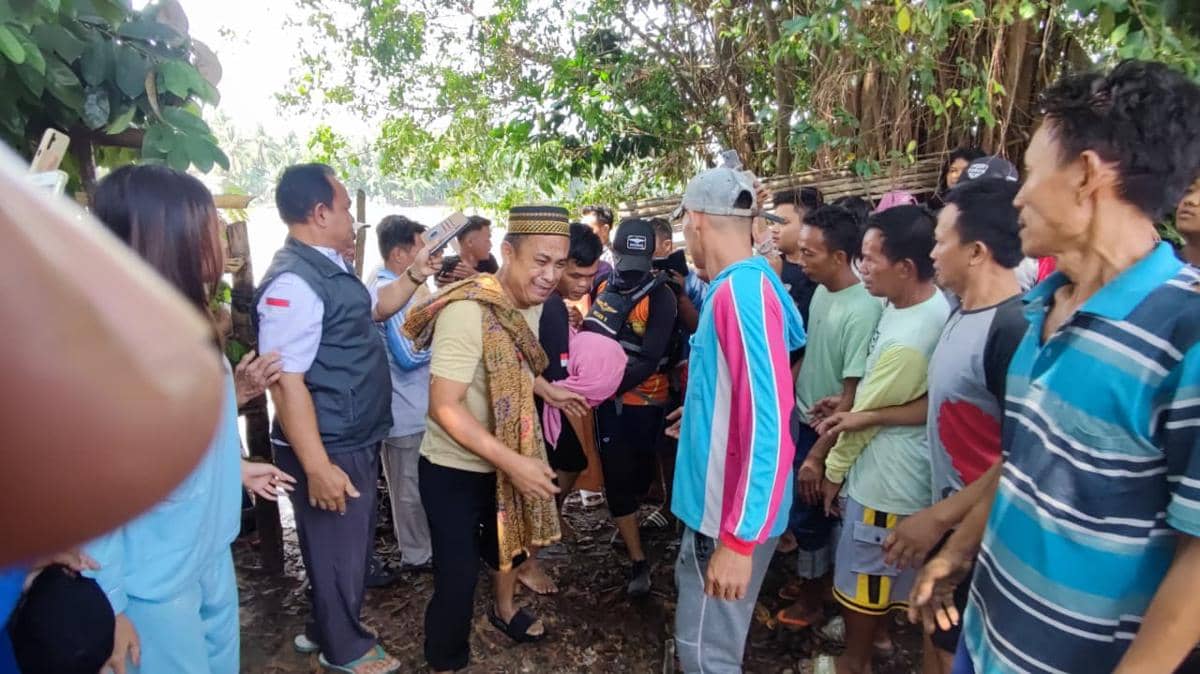Evakuasi jasad korban tenggelam di Sungai Komering