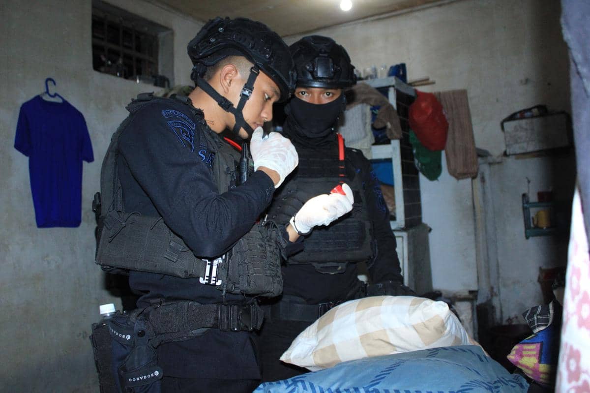 Lapas Subang Dirazia, Dua Sajam Buatan dan Belasan Barang Disita