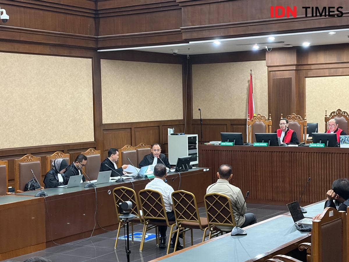Eks Pejabat Bea Cukai Akui Diberi Pengusaha Rokok Suryo Tiket Pesawat
