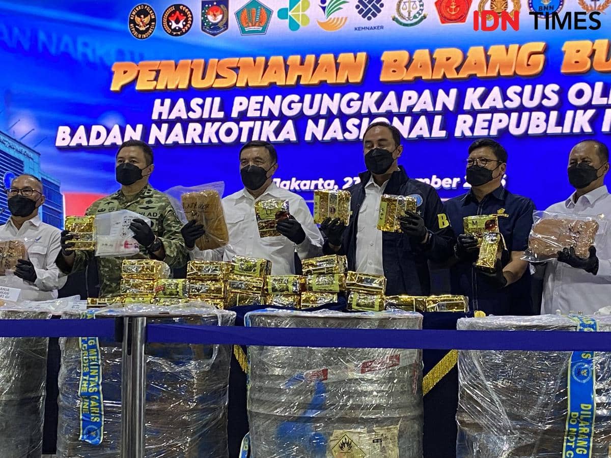 BNN Musnahkan 2,2 Ton Sabu Cair hingga 4,1 Kg Ganja