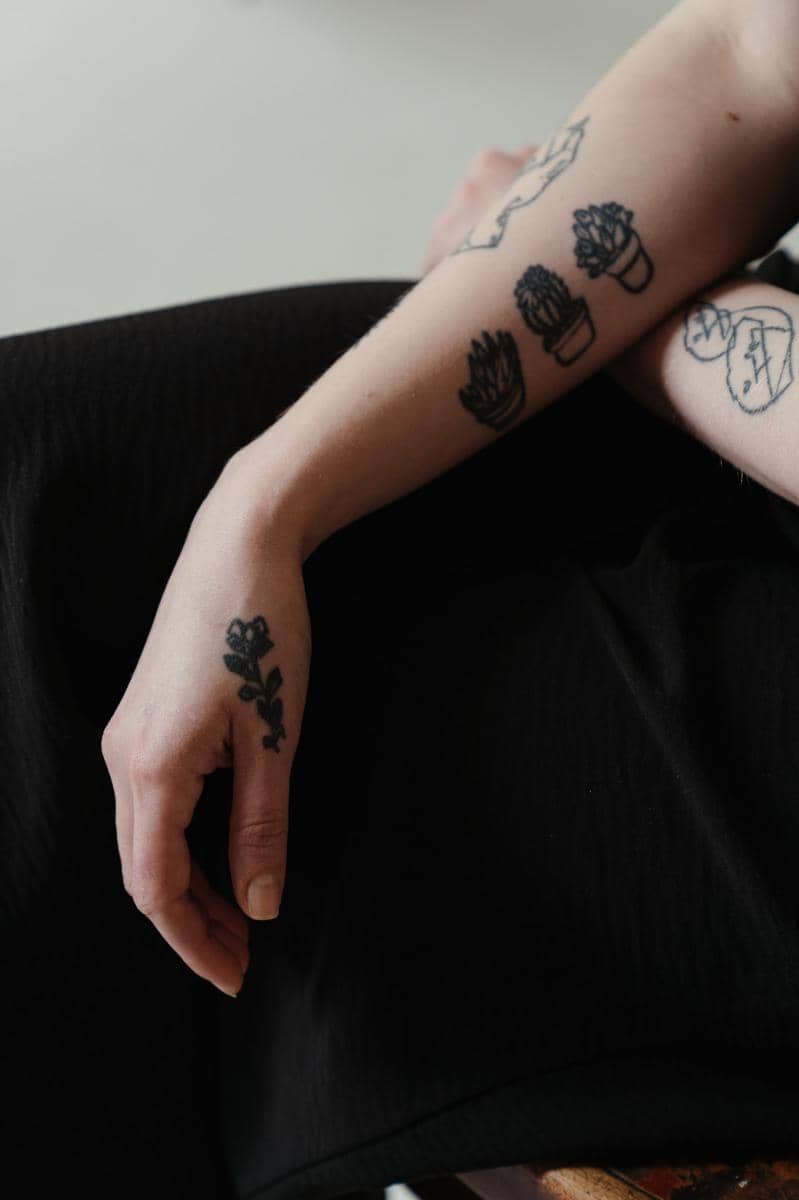 tato simpel di tangan cowok