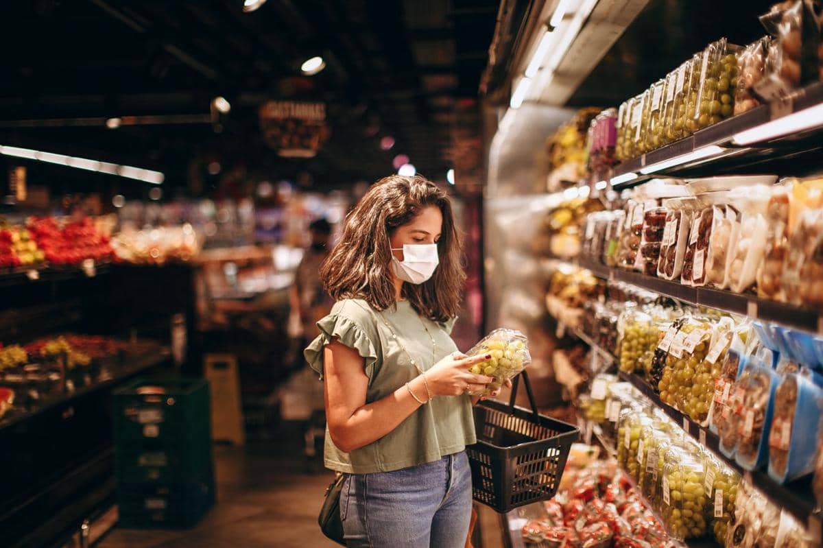 ilustrasi belanja di supermarket