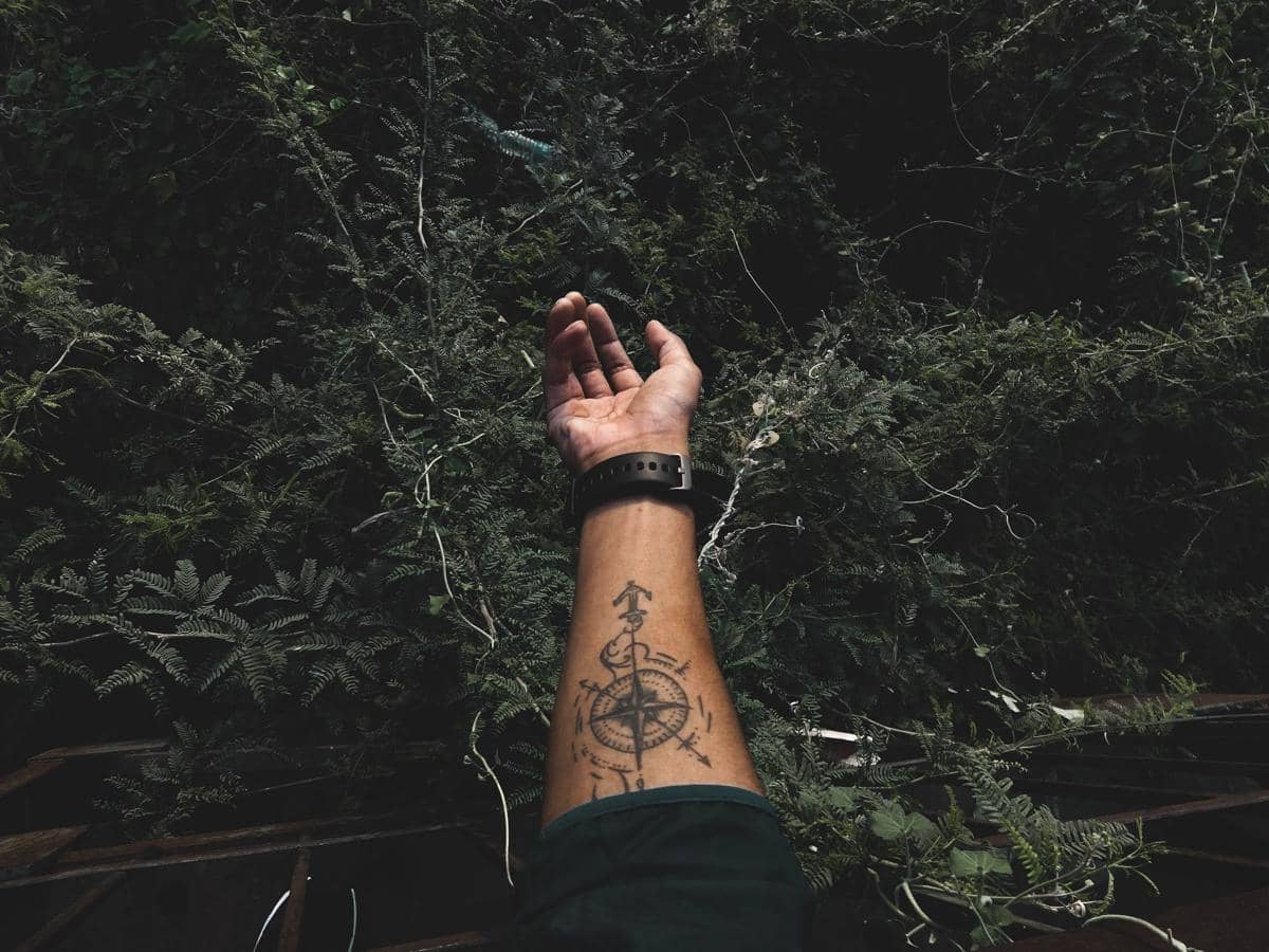 tato simpel di tangan cowok